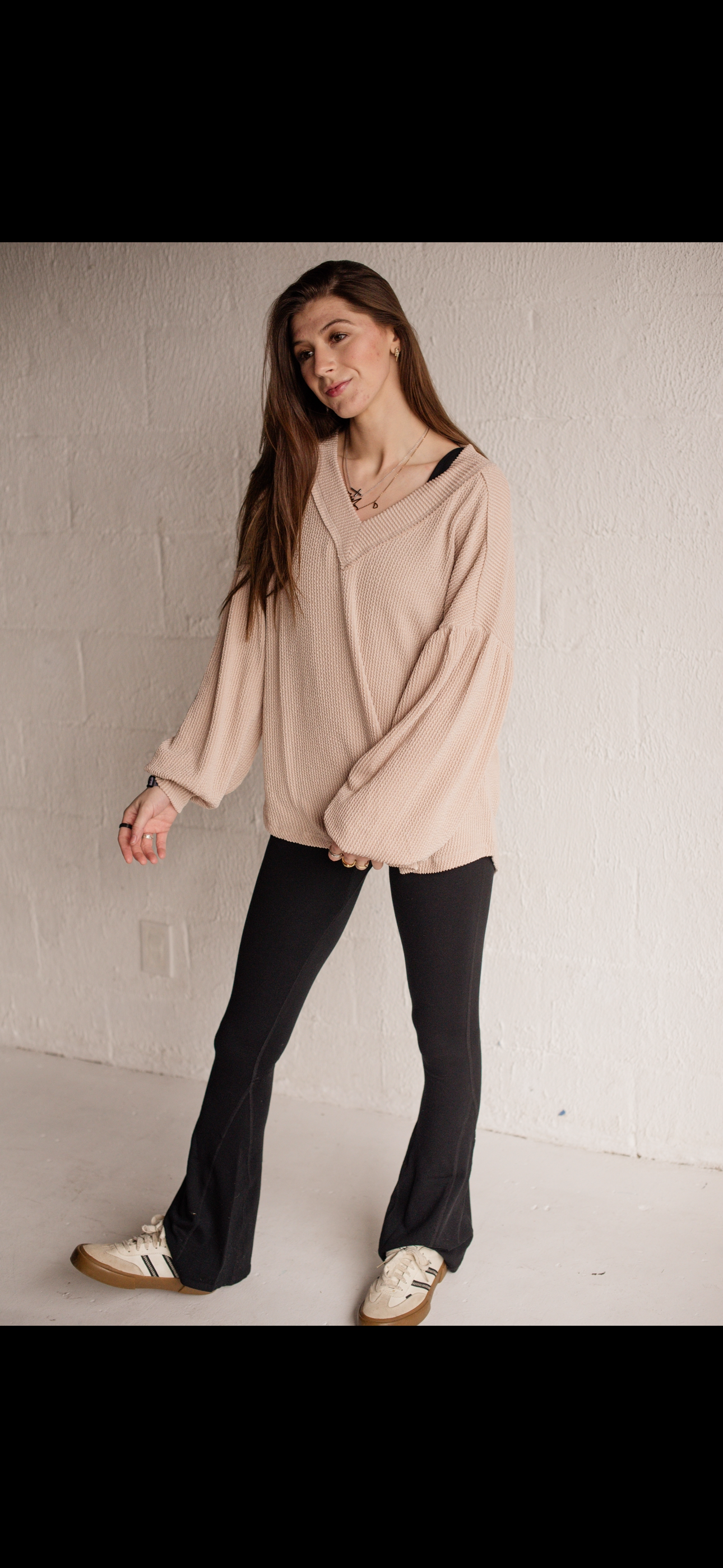 Two Tone Otto Ribbed V-Neck Oversized Knit Top