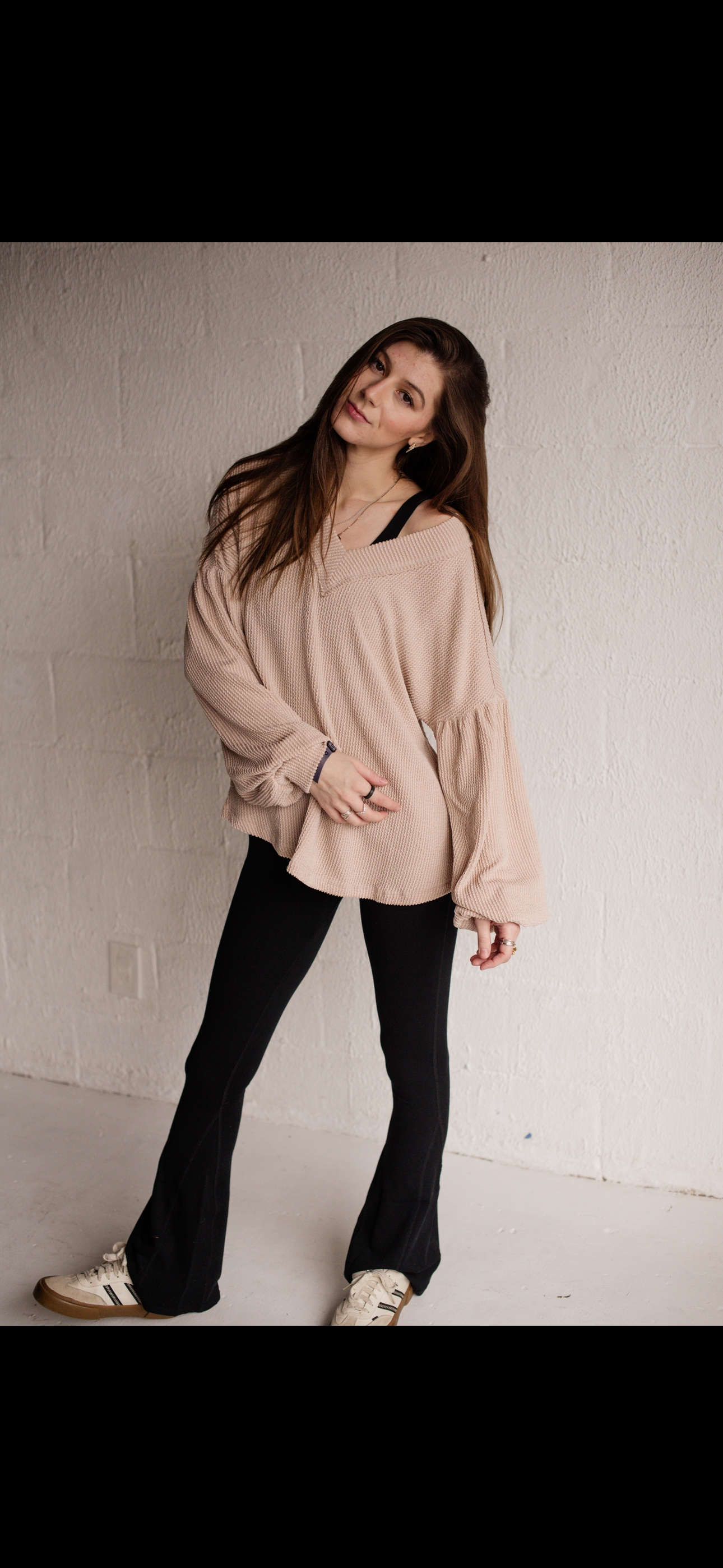 Two Tone Otto Ribbed V-Neck Oversized Knit Top