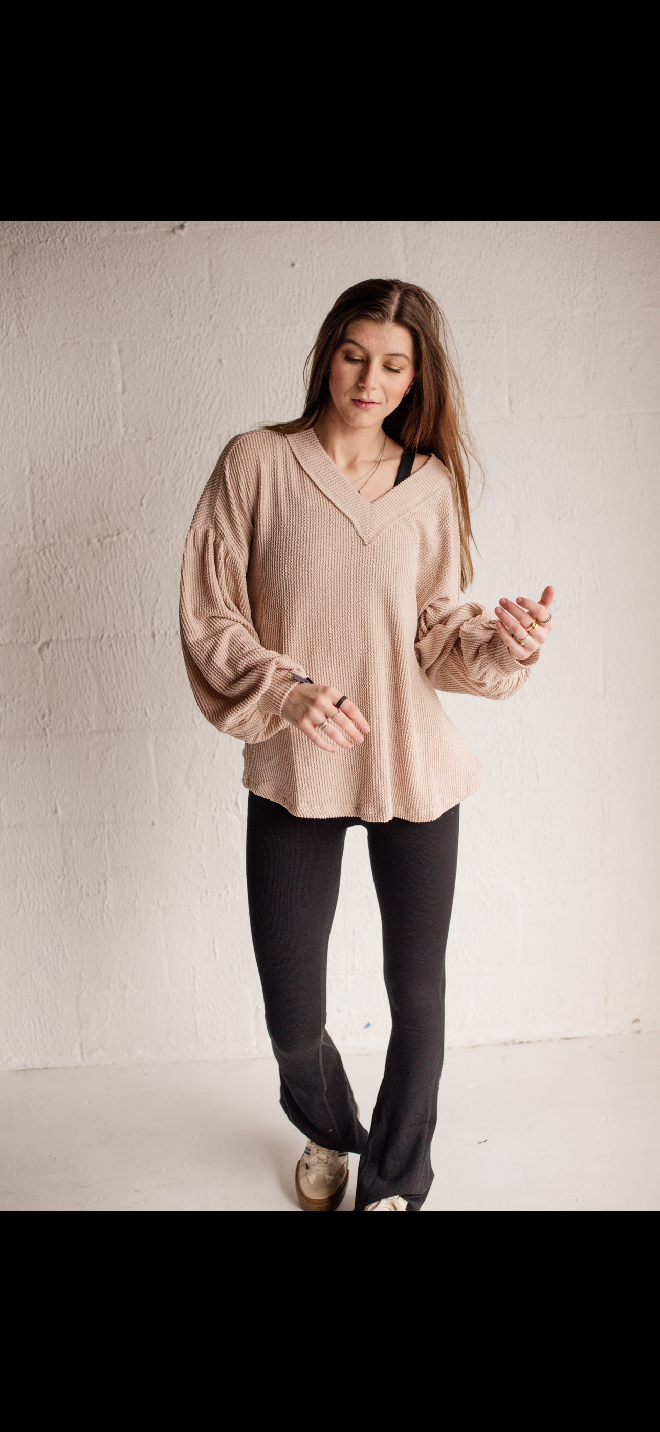 Two Tone Otto Ribbed V-Neck Oversized Knit Top