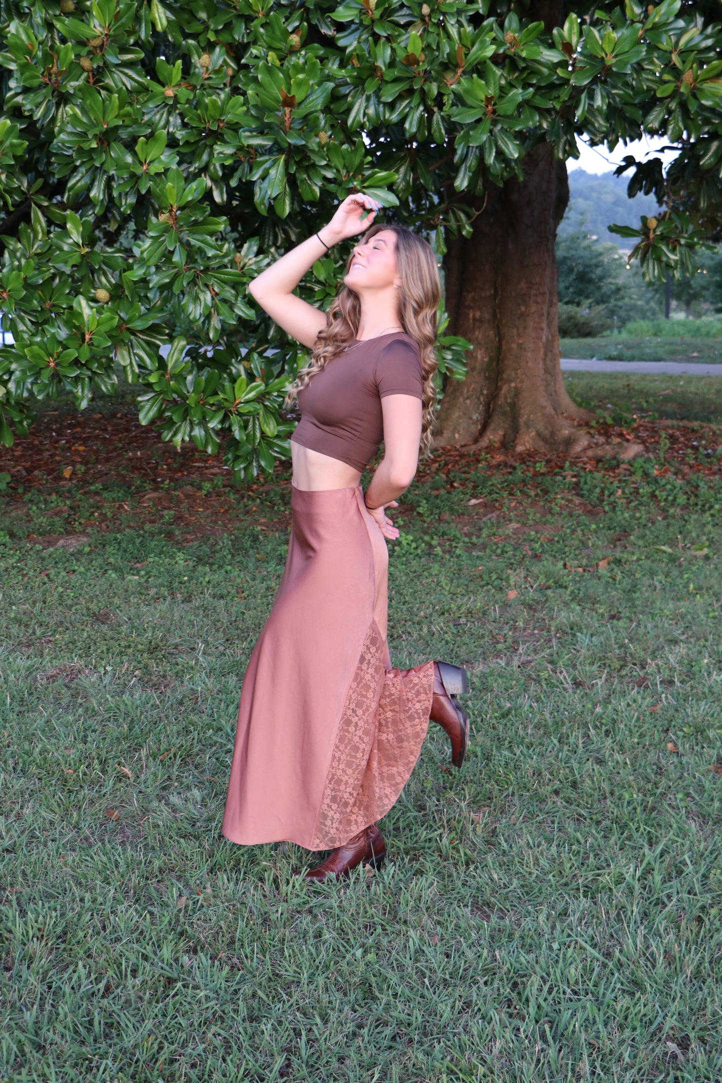 LACE TRIMMED MID-RISE SATIN MIDI SKIRT
